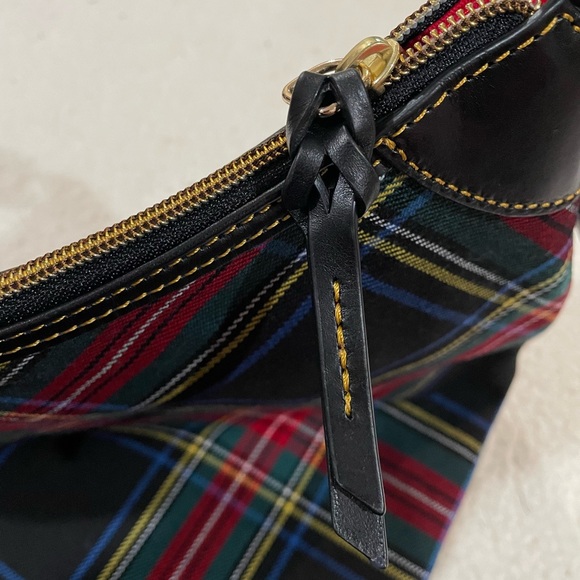 🆕 Dooney & Bourke Large Erica Hobo Shoulder Bag (Black)Tartan Plaid - Picture 6 of 7